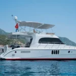 Infinity yatında Alanya'da yat kiralama. Mürettebat, gemide yemekler ve otel transferleri ile özel gün ve gün batımı gezisi. Şimdi rezervasyon yapın.