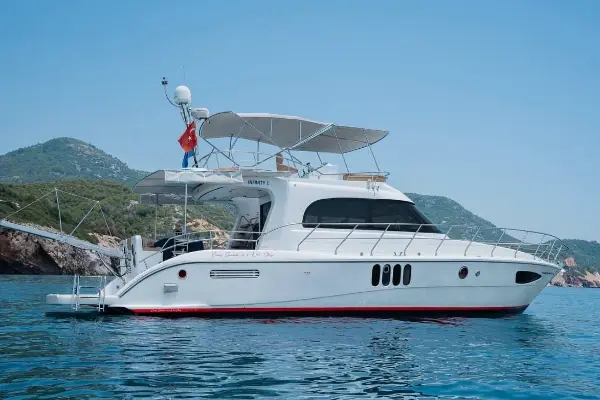 Аренда яхты в Аланье на яхте Infinity. Частный дневной и закатный круиз с экипажем, питанием на борту и трансфером из отеля. Бронируйте сейчас.