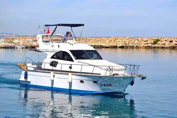 Частная аренда яхты Сила в Сиде – роскошный круиз с BBQ, купанием в бухтах, Turtle Bay и видом на Древний город Сиде и Храм Аполлона.